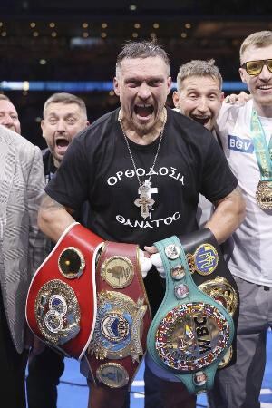 ウシクがＷＢＯの王座を返上　世界ヘビー級主要４団体王者