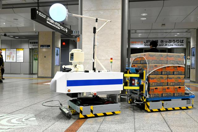 ゆっくりだけどパワフル！JR東海、新幹線っぽい搬送ロボで負担減へ