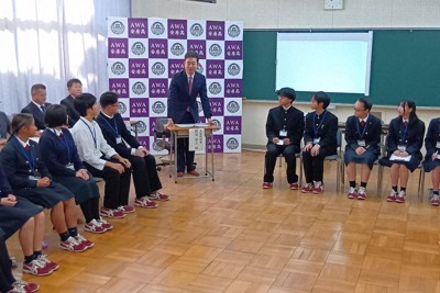 学校が古くて悪臭が…　高校生が感じる千葉の南北格差　知事と語る