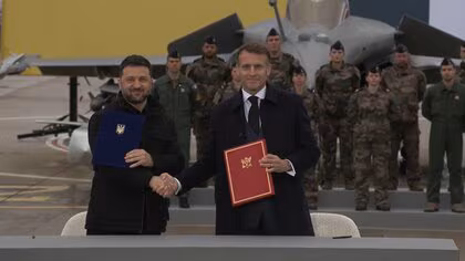 ウクライナ、フランス製戦闘機「ラファール」最大100機調達へ　ゼレンスキー氏、多国籍部隊の司令部訪問