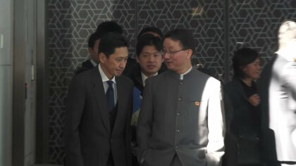 高市首相「台湾有事」答弁への中国側猛反発止まらず　金井アジア大洋州局長が中国・劉アジア局長と協議も険しい表情