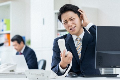 日常化する暴言に疲弊する自治体職員　電話カスハラ実態調査