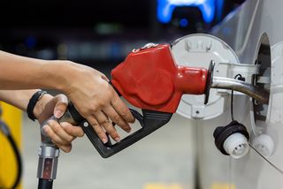 ガソリン１６０円台、２年半ぶり＝補助金増額で値下がり―経産省