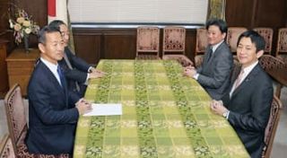 児童手当、制限なしで上乗せ方針　自公幹部、経済対策に