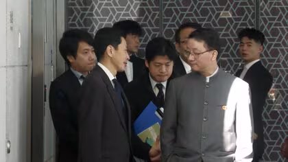 日中局長協議溝埋まらず　日本側は問題投稿に抗議…「治安悪化」に反論　中国側「満足していない」首相発言撤回求める