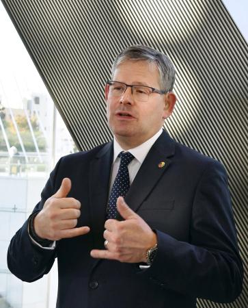 先端技術「素晴らしい」　デフ組織会長、都内視察