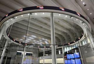 東証、一時5万円を回復　半導体銘柄がけん引