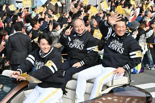 日本一のソフトバンクがパレード　周東や牧原大らに約29万人が熱狂