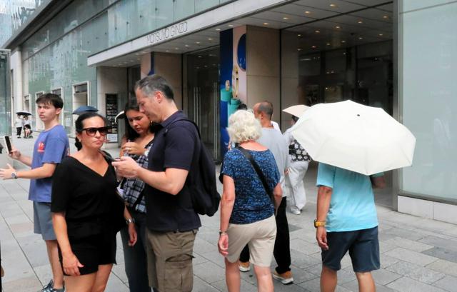 百貨店の免税売上高、10月は8カ月ぶり前年超え　懸念は日中関係