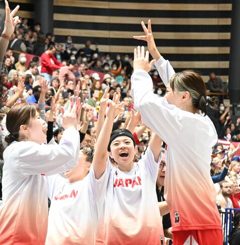 【速報】バスケ女子が金メダル　米国を65ー64　東京デフリンピック　豊里凜はベンチから仲間支え