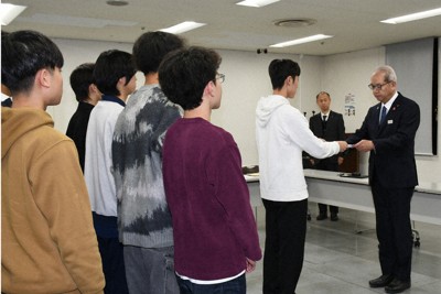 「共学校がよい根拠　不明確」　埼玉の高校生、男女別学の存続訴え