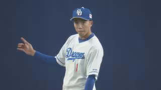 中日ドラゴンズ 岡林勇希選手（23）“三井ゴールデン・グラブ賞” 4年連続4回目の受賞 ｢ずっとBクラスなので、何とか優勝を｣