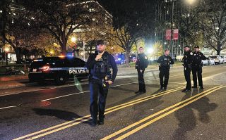 首都ワシントンに衝撃…ホワイトハウスから500メートルで銃撃、2人重体　トランプ氏が派遣した州兵狙ったか