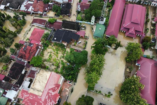 東南アジアで豪雨被害拡大　インドネシア、タイで300人超が死亡