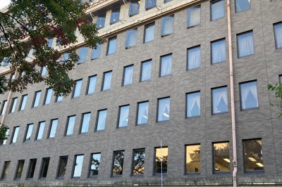 教員の公用携帯利用率2％　盗撮受け私有スマホ持ち込み禁止の名古屋