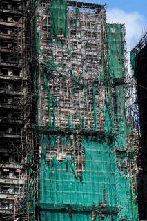 香港火災、前兆見過ごし「人災」　当局、不備警告も改善見られず