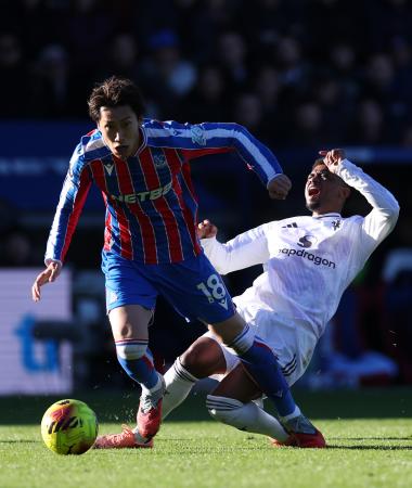 鎌田大地は終盤まで出場　サッカーのプレミアリーグ