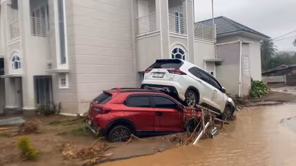 孤立状態の日本人7人を救出&hellip;1人は本人の希望で現地にとどまる　インドネシア豪雨被害