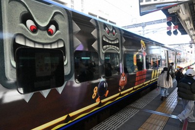 マリオワールド全開　ラッピング列車運行開始　JR博多－大分・佐伯