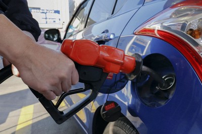 ガソリン価格164円80銭に　4年ぶり安値　補助金増額が反映