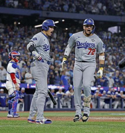 ドジャース、ロハスと再契約合意　ワールドシリーズで同点弾