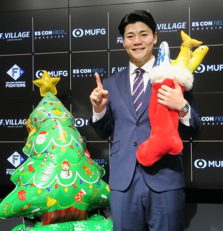 日本ハムの清宮幸は１・３億円　北山は９５００万円