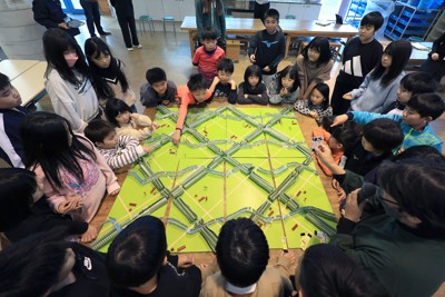 空から見える北海道の&ldquo;将棋盤&rdquo;　子どもたちが防風林学ぶ取り組み