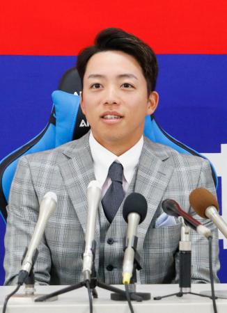 中日・岡林、２倍超の１億５千万　最多安打にフルイニング