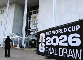トランプ政権、サッカーW杯の「政治利用」連発　抽選会のイラン代表団に入国制限、特定国のファン摘発示唆