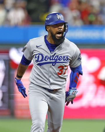 Ｔ・ヘルナンデス、トレードか　右打ちの外野手に需要