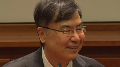 ノーベル賞の坂口志文さんがストックホルムで記者会見「社会が医学研究の重要性を認識してくれることを願う」