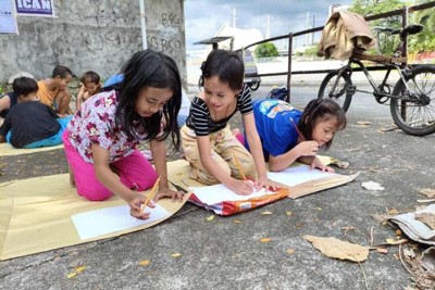 路上生活の子らへ「学び」のクリスマスプレゼント　NGOが寄付募集