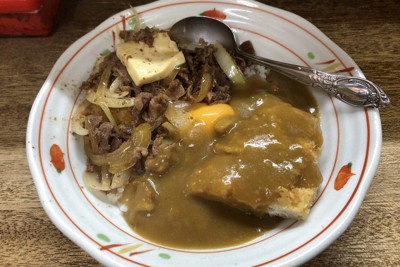 学生に愛され60年　牛、カツ、カレーの「三品食堂」が今も人気の理由