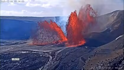 ハワイのキラウエア火山が38回目の噴火…ライブカメラが破壊される瞬間も