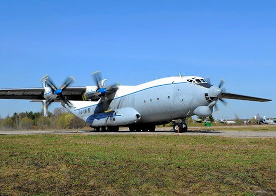 世界最大のプロペラ輸送機が墜落　ロシア軍、搭乗の7人全員死亡か