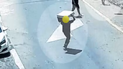 マティスなど13点被害&hellip;防犯カメラが捉えた&ldquo;美術品泥棒&rdquo;盗んだ作品を頭に乗せて逃走　ブラジル・サンパウロ