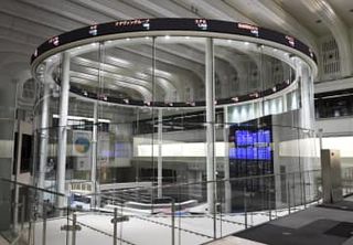 東証続落、終値5万148円　453円安、半導体銘柄値下がり