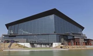 NTT系「没入型」エンタメ参入　アリーナで物語の世界へ