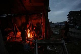 ガザ、嵐や寒さで１０人超死亡　戦闘で破壊、悪天候に脆弱