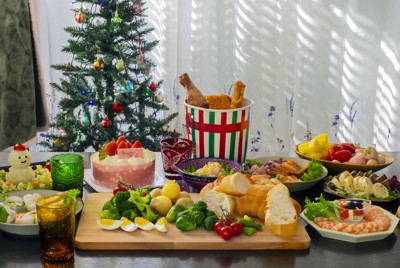 クリスマス「予定なし」54% 過去最高水準 ケーキも値上げ 民間調査