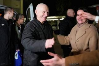 平和賞受賞者や邦人元教師ら釈放　ベラルーシ、恩赦１２３人