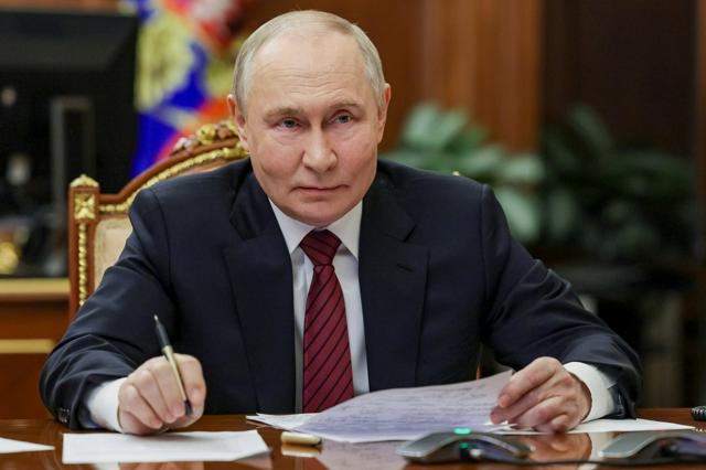 ロシア中銀、欧州機関に36兆円の賠償請求　凍結資産の活用を牽制