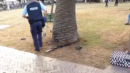 オーストラリア・シドニーのビーチで銃撃&hellip;死傷者複数か　黒い服の2人が発砲するSNS動画も