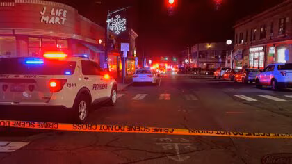 アメリカ名門大学で銃撃・犯人逃走中　日本人留学生も多く在籍するブラウン大学の教室で発砲2人死亡9人けが