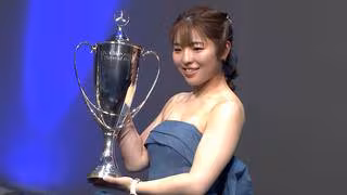 初の年間女王&ldquo;4冠&rdquo;佐久間朱莉「思い描いた以上にいいシーズン」も「来年はメジャー制覇」師匠・ジャンボ尾崎に誓う【JLPGAアワード】