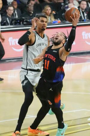 ＮＢＡカップ、ニックスが優勝　決勝でスパーズ下す