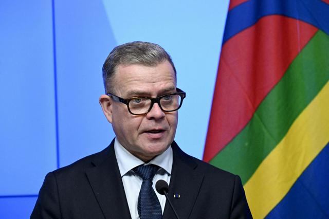 フィンランド首相、日本語で謝罪　「つり目」騒動で「心からおわび」