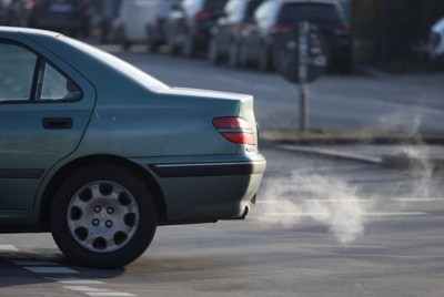 EU、エンジン車の禁止撤回へ　35年以降、CO2の90％削減が条件