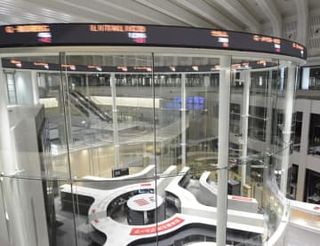 東証、午前終値4万9006円　反落、AI投資先行き不透明感で