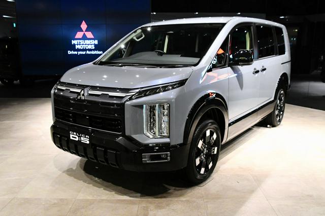 「デリカD:5」が6年ぶり大幅改良　三菱自動車、来年1月に発売